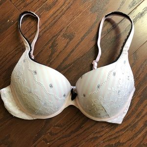 Victoria secret push up bra 32 DD